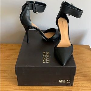 New Badgley Mischka black Jude heels